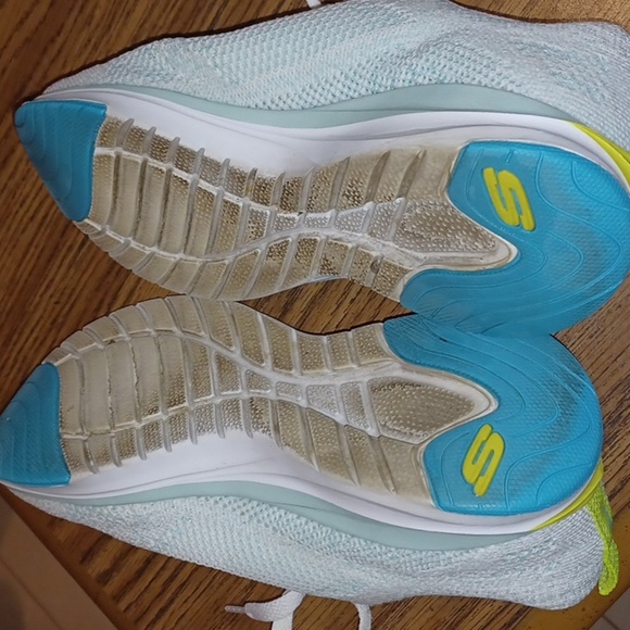Sketchers Memory Foam Sneakers,  white & turquoise,  size 9.5 - Picture 7 of 8